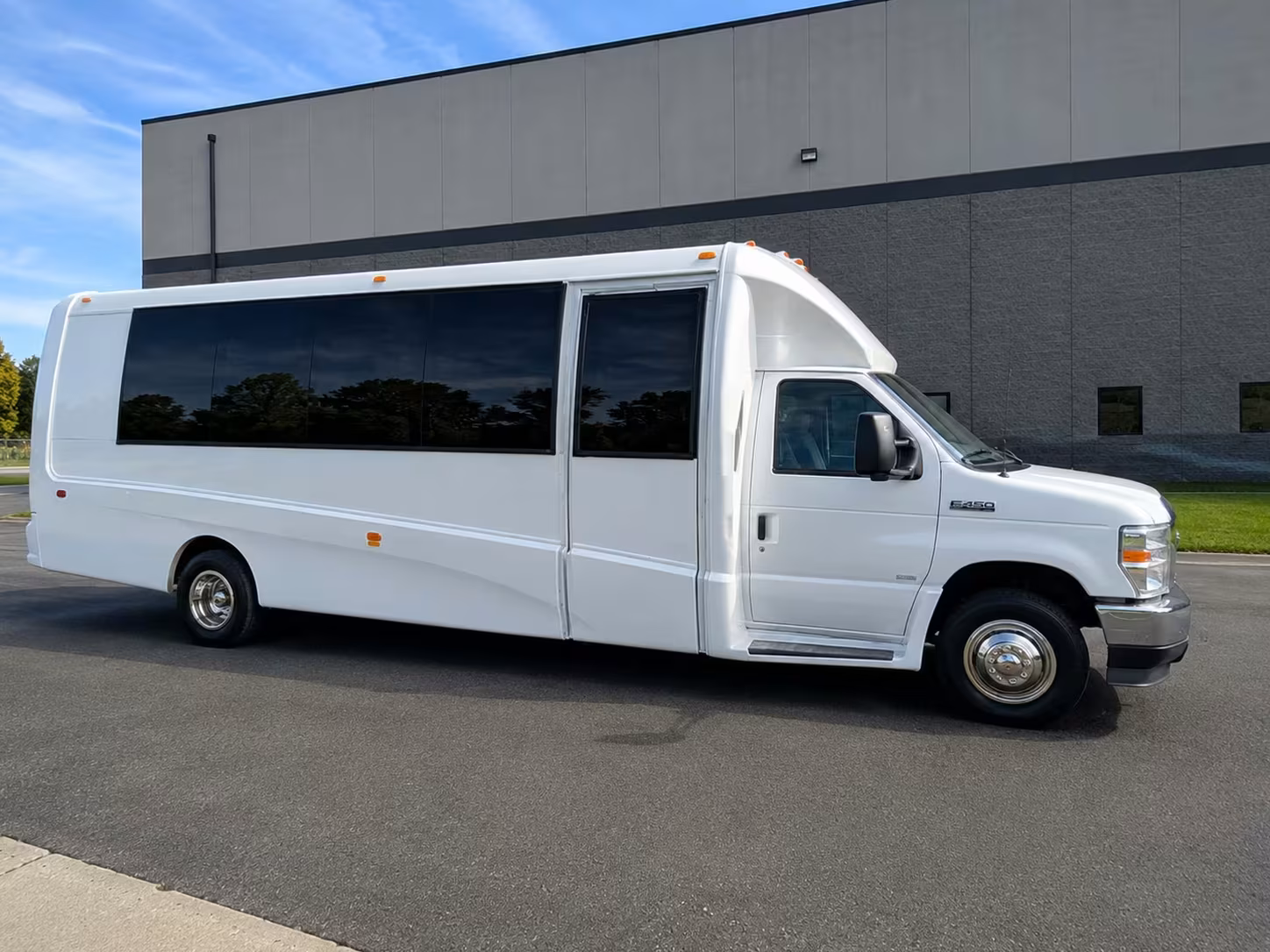 el cajon 15 passenger minibus rental